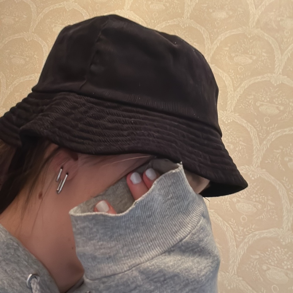 black bucket hat